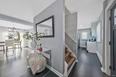 616 Kenmore Avenue, Copiague, NY 11726 - Photo 24