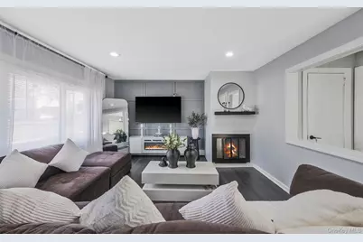 616 Kenmore Avenue, Copiague, NY 11726 - Photo 26