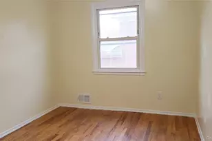 15-39 208th St, Bayside, NY 11360 - Photo 4