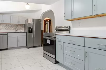 378 Broadway 9W #4, Esopus, NY 12487 - Photo 2