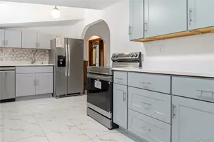 378 Broadway 9W, Esopus, NY 12487 - Photo 2