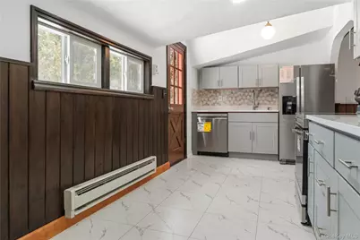 378 Broadway 9W #4, Esopus, NY 12487 - Photo 4