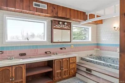 378 Broadway 9W #5, Esopus, NY 12487 - Photo 20