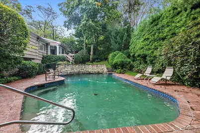 19 Flamingo Road, East Hills, NY 11576 - Photo 20