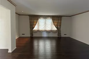 19 Flamingo Rd, East Hills, NY 11576 - Photo 10