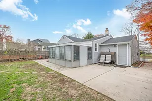 254 W 1st St, West Islip, NY 11795 - Photo 16