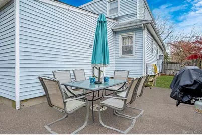 21 S Summit Avenue, Patchogue, NY 11772 - Photo 26