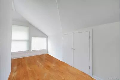 21 S Summit Avenue, Patchogue, NY 11772 - Photo 18