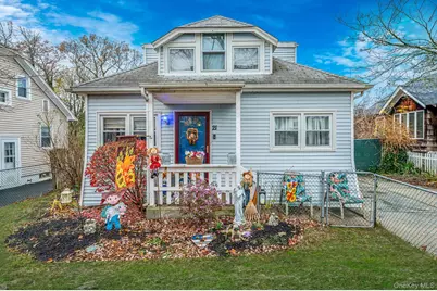 21 S Summit Avenue, Patchogue, NY 11772 - Photo 1