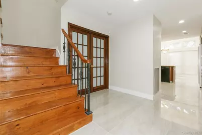 1 Tiffany Circle, Manhasset, NY 11030 - Photo 10