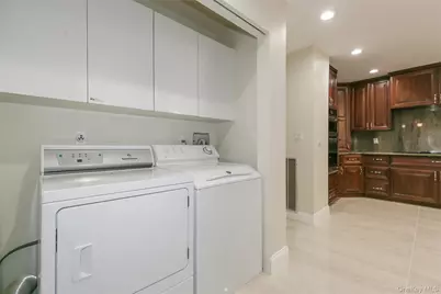 1 Tiffany Circle, Manhasset, NY 11030 - Photo 12