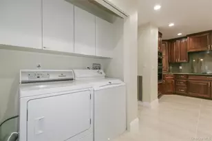 1 Tiffany Cir, Manhasset, NY 11030 - Photo 12