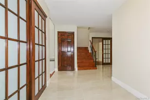 1 Tiffany Cir, Manhasset, NY 11030 - Photo 8