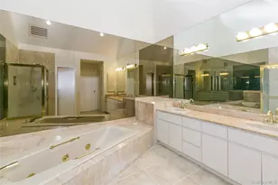 1 Tiffany Cir, Manhasset, NY 11030 - Photo 18