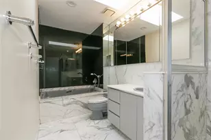 1 Tiffany Cir, Manhasset, NY 11030 - Photo 24