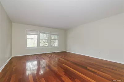 1 Tiffany Circle, Manhasset, NY 11030 - Photo 20