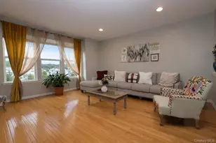 1210 Hawthorn Way, New Windsor, NY 12553 - Photo 8