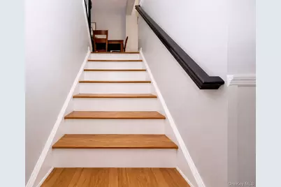 1210 Hawthorn Way, New Windsor, NY 12553 - Photo 4