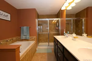 1210 Hawthorn Way, New Windsor, NY 12553 - Photo 20