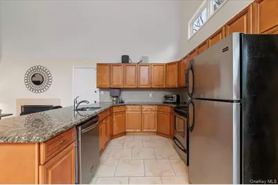 98 Squiretown Road, Hampton Bays, NY 11946 - Photo 14