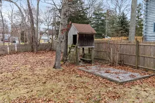 98 Squiretown Rd, Hampton Bays, NY 11946 - Photo 30