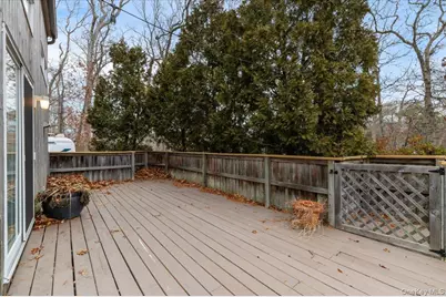 98 Squiretown Road, Hampton Bays, NY 11946 - Photo 28