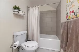 98 Squiretown Rd, Hampton Bays, NY 11946 - Photo 20