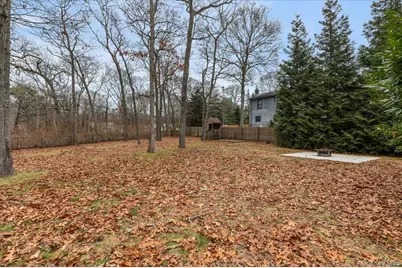 98 Squiretown Road, Hampton Bays, NY 11946 - Photo 32