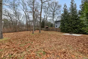 98 Squiretown Rd, Hampton Bays, NY 11946 - Photo 32