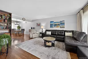 867 Duncan Dr, Westbury, NY 11590 - Photo 4