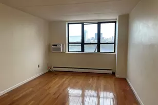 301 W 110th St, New York, NY 10026 - Photo 8