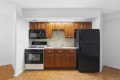 154 Pearsall Dr #1E, Mount Vernon, NY 10552 - Photo 4