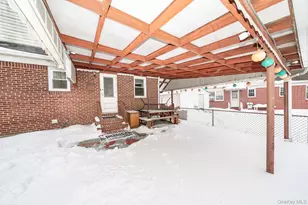 2 Parkview Pl, Elmont, NY 11003 - Photo 22