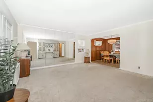 2 Parkview Pl, Elmont, NY 11003 - Photo 6