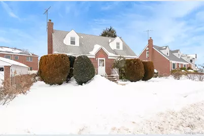 2 Parkview Place, Elmont, NY 11003 - Photo 2