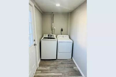 125 Liberty Avenue, Selden, NY 11784 - Photo 8