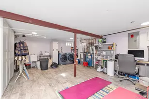 1815 Schermerhorn St, Merrick, NY 11566 - Photo 18