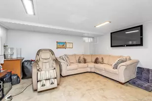 1815 Schermerhorn St, Merrick, NY 11566 - Photo 16