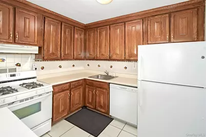 360 Westchester Avenue #314, Port Chester, NY 10573 - Photo 8