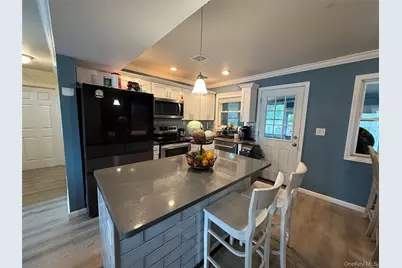 803 Bayview Avenue, Amityville, NY 11701 - Photo 8