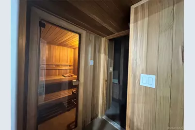 820 Dean Avenue, Bronx, NY 10465 - Photo 8