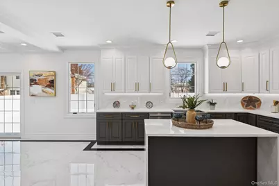 52 Cortland Avenue, Hicksville, NY 11801 - Photo 14