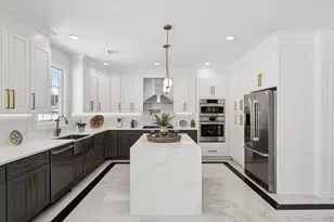 52 Cortland Ave, Hicksville, NY 11801 - Photo 10