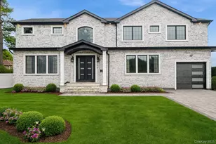 52 Cortland Ave, Hicksville, NY 11801 - Photo 2