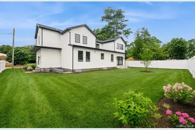 52 Cortland Avenue, Hicksville, NY 11801 - Photo 30