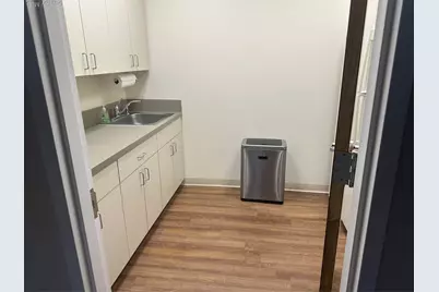 1092 W Jericho Turnpike #2N, Smithtown, NY 11725 - Photo 8