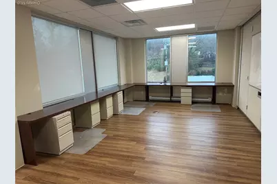 1092 W Jericho Turnpike #2N, Smithtown, NY 11725 - Photo 12