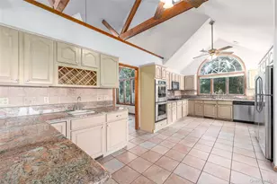 3200 Sound Dr, Greenport, NY 11944 - Photo 10