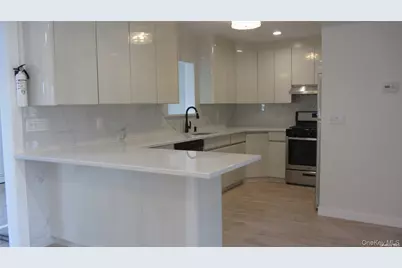 367 Columbus Parkway, East Williston, NY 11501 - Photo 4