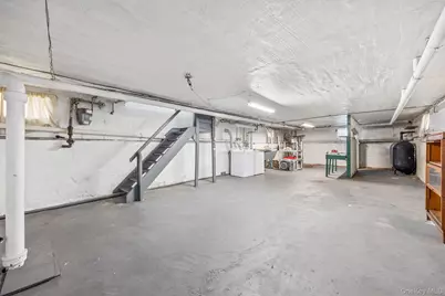 2109 Avenue R, Brooklyn, NY 11229 - Photo 22